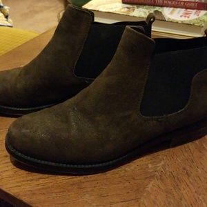Hunter green leather chelsea boot